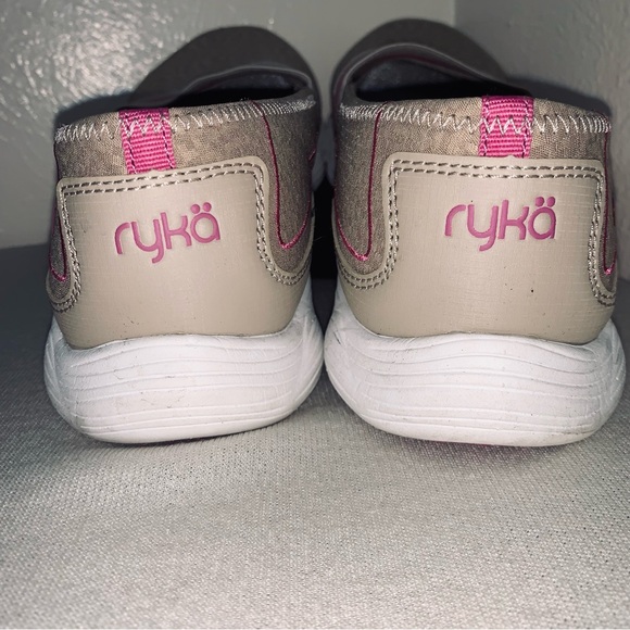 Ryka Women's 9 Slip On - Picture 3 of 10
